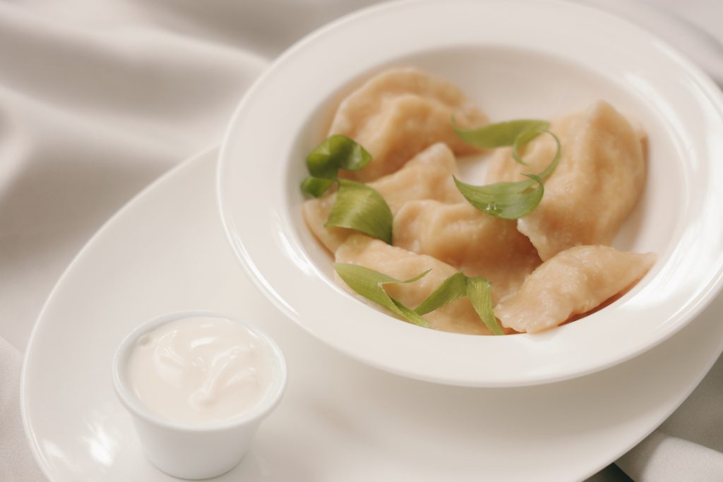 Вареники з картоплею та сметаною